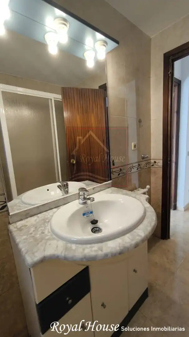 Badezimmer von Wohnung zum Verkauf in Collado Villalba mit Heizung, Terrasse und Abstellraum