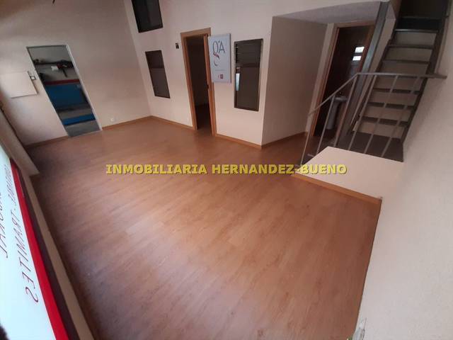 Local comercial en Alquiler en Salesas
