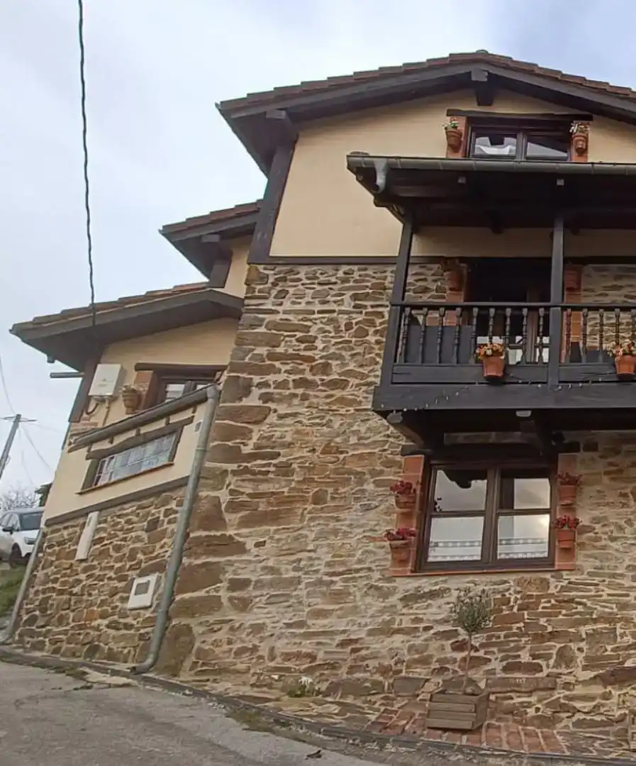 Vista exterior de Finca rústica en venda en Mieres (Asturias) amb Balcó