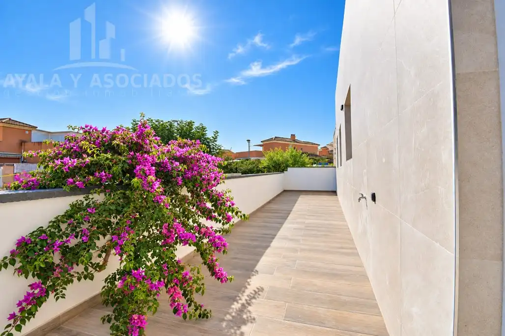 Terrassa de Casa o xalet en venda en Cartagena amb Jardí privat i Piscina