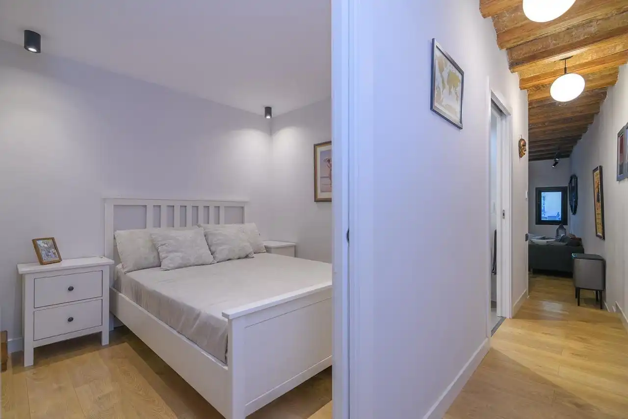 Piso con terraza en venta en Calle del Portal Nou, imagen 5