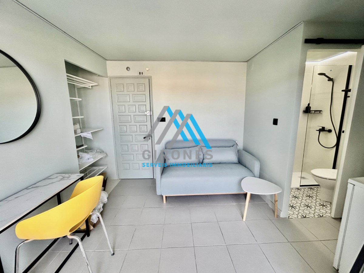 Sala d'estar de Estudi en venda en Castell-Platja d'Aro amb Calefacció i Piscina comunitària