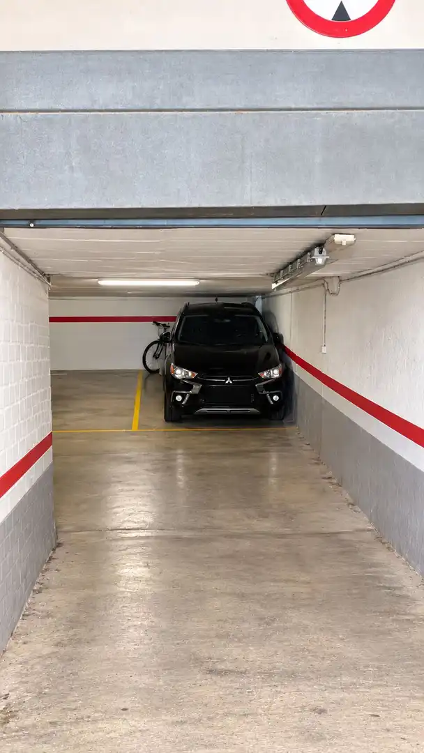 Parkplatz von Garage zum Verkauf in Havana