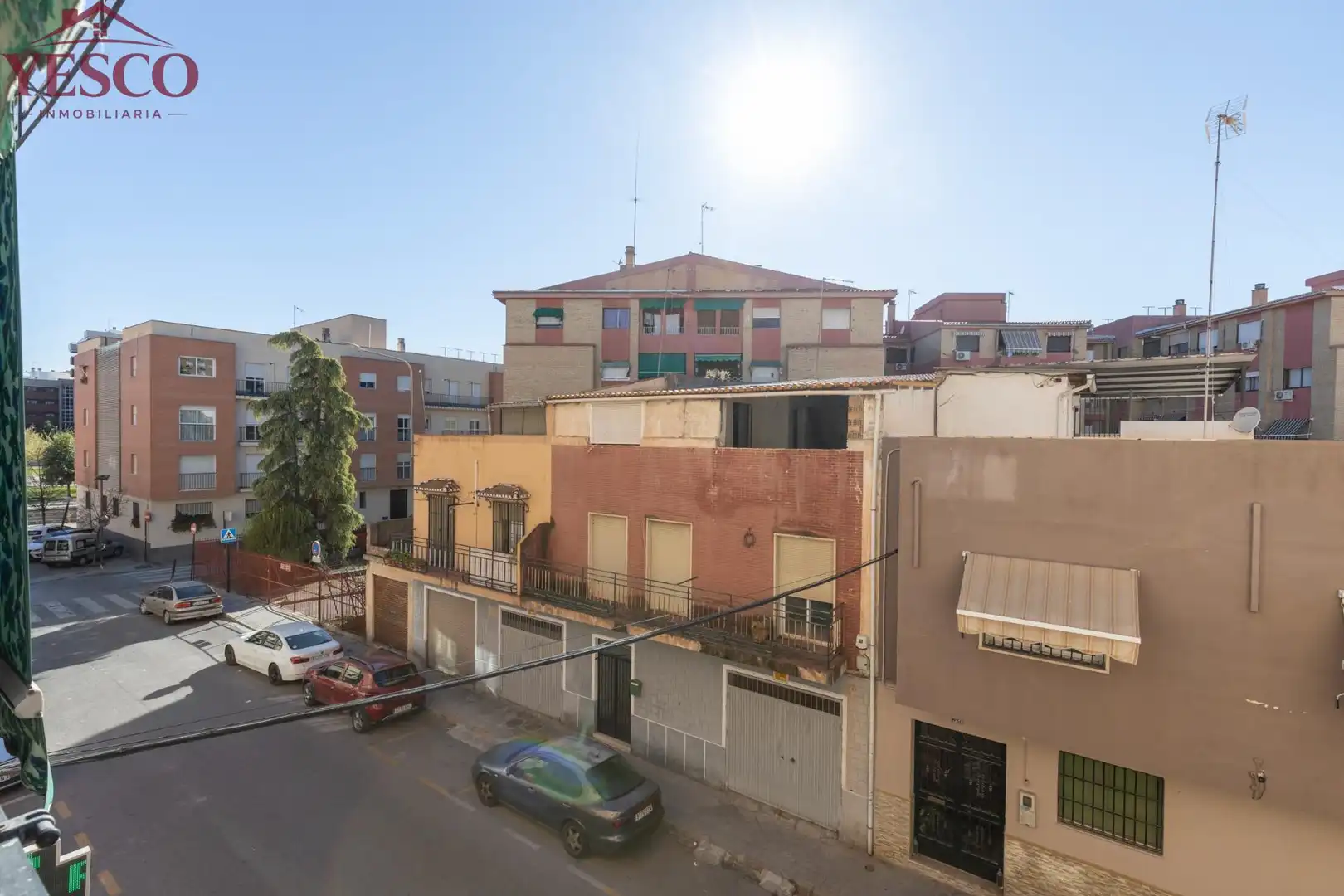 Vista exterior de Pis en venda en Granada amb Aire condicionat i Balcó