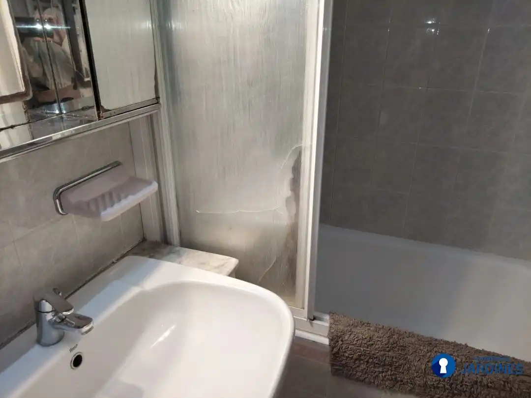 Bathroom of Flat for rent in Bilbao   with Heating