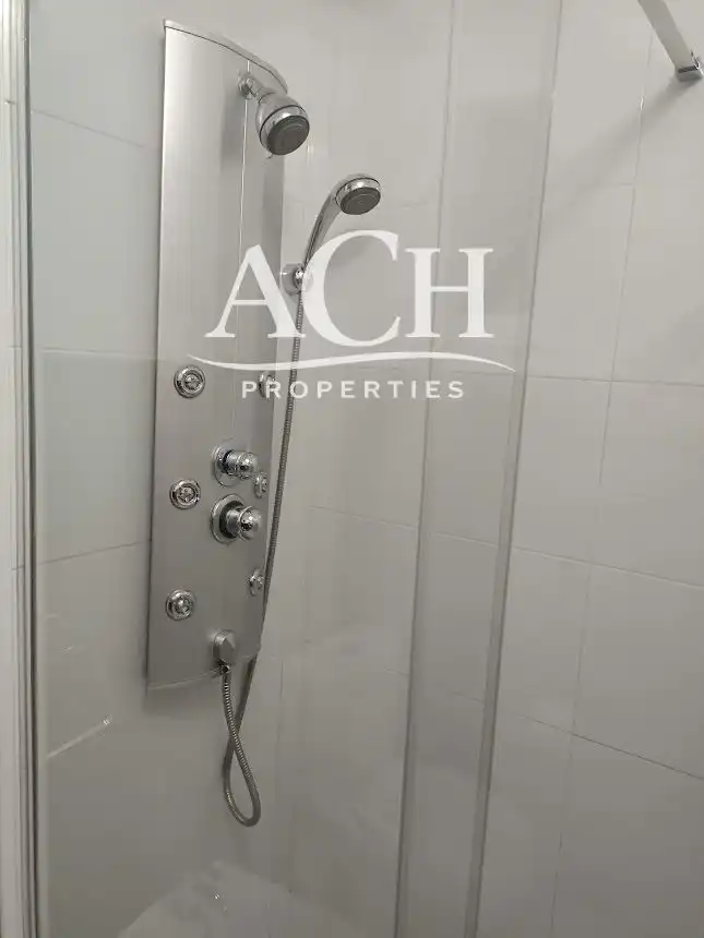 Bathroom of Flat for rent in Bilbao   with Terrace, Furnished and Washing machine