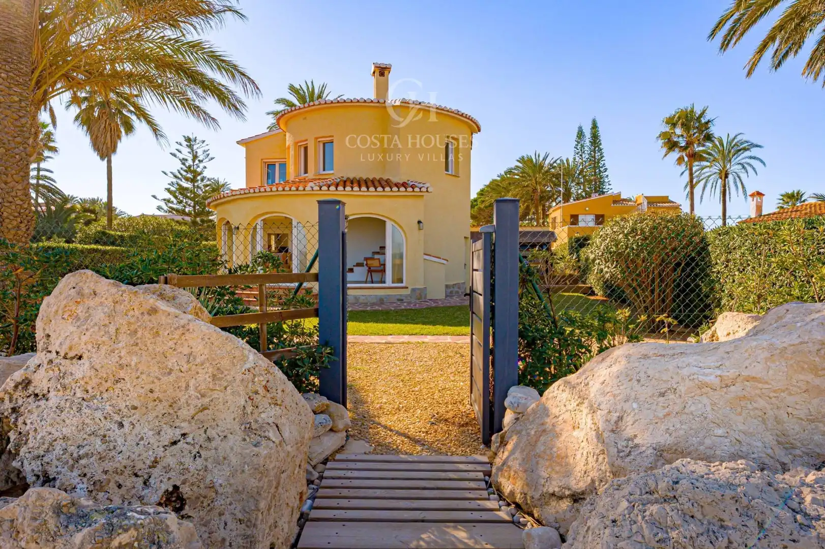 Vista exterior de Casa o xalet en venda en Els Poblets amb Aire condicionat, Calefacció i Jardí privat