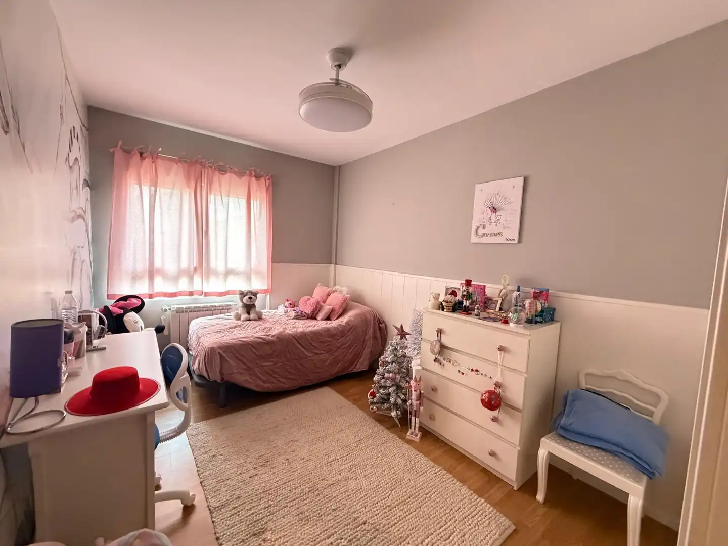Habitación de Casa adosada en venta en Quintanar de la Orden con Aire acondicionado, Calefacción y Jardín privado