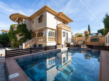 Villa avec balcon à vendre à Calle VIÑEDOS LOS