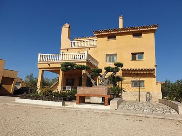 Casa rústica con piscina en venta en Poligono