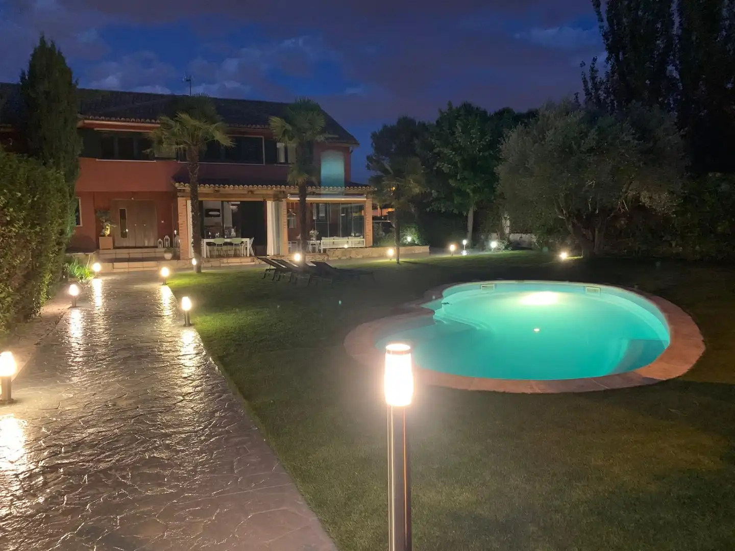 Piscina de Casa o chalet en venta en Boadilla del Monte con Aire acondicionado, Calefacción y Jardín privado