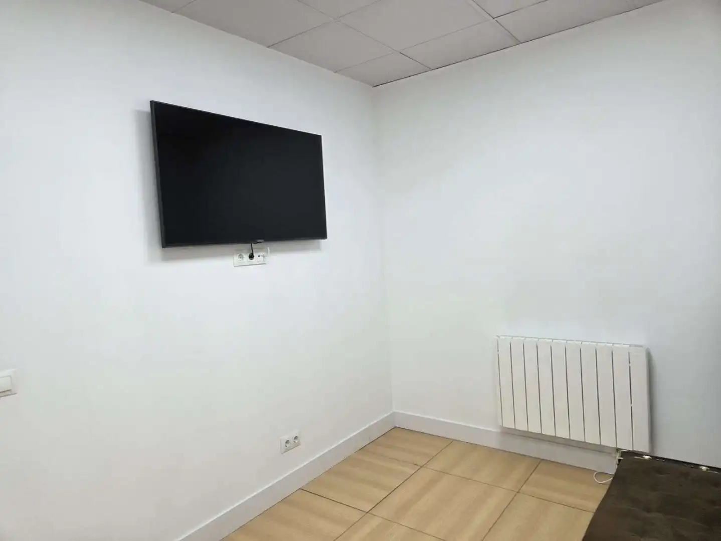 Büro zur Miete in Madrid mit Klimaanlage, Heizung und Möbliert