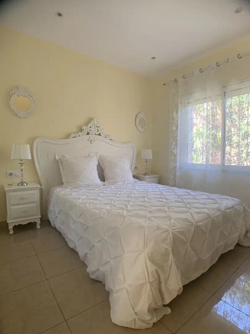 Dormitori de Casa o xalet en venda en Roses amb Calefacció i Jardí privat