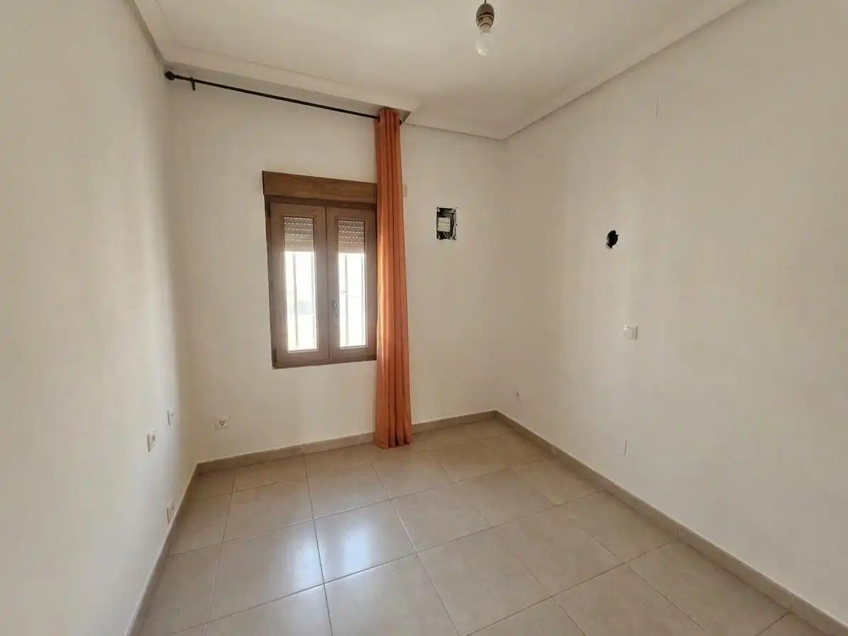 Habitación de Casa adosada de alquiler en Alcalá de Henares con Aire acondicionado y Jardín privado