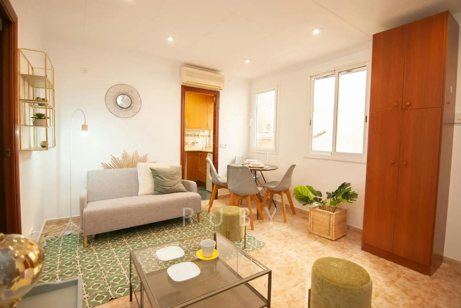 Living room of Flat for rent in L'Hospitalet de Llobregat  with Air Conditioner, Heating and Furnished