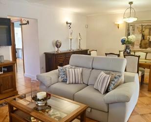 Sala d'estar de Casa o xalet de lloguer en Torrevieja amb Aire condicionat, Piscina i Balcó