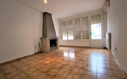 Living room of House or chalet for sale in Sabadell  with Air Conditioner, Terrace and Balcony