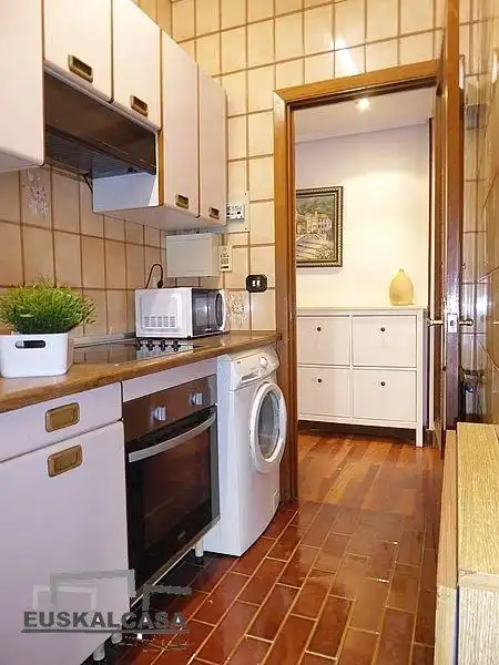 Cocina de Apartamento en venta en Bilbao  con Calefacción, Trastero y Balcón