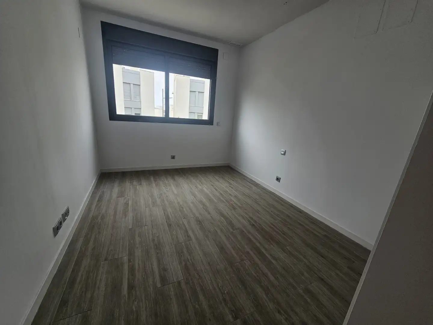 Habitación de Casa adosada de alquiler en Estepona con Aire acondicionado, Terraza y Piscina