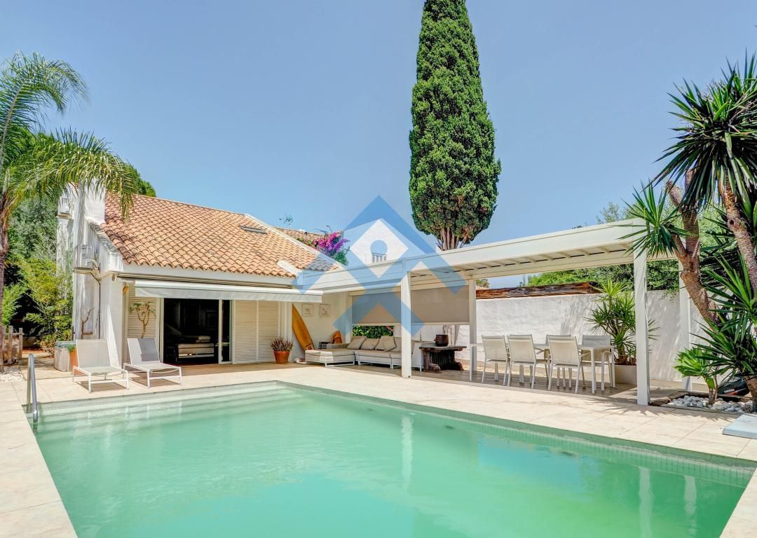 Exterior view of House or chalet for sale in Sant Pere de Ribes  with Heating