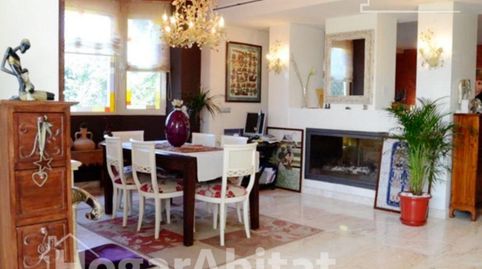 PRECIOSO CHALET REFORMADO CON TERRAZA, GARAJE Y JARDÍN