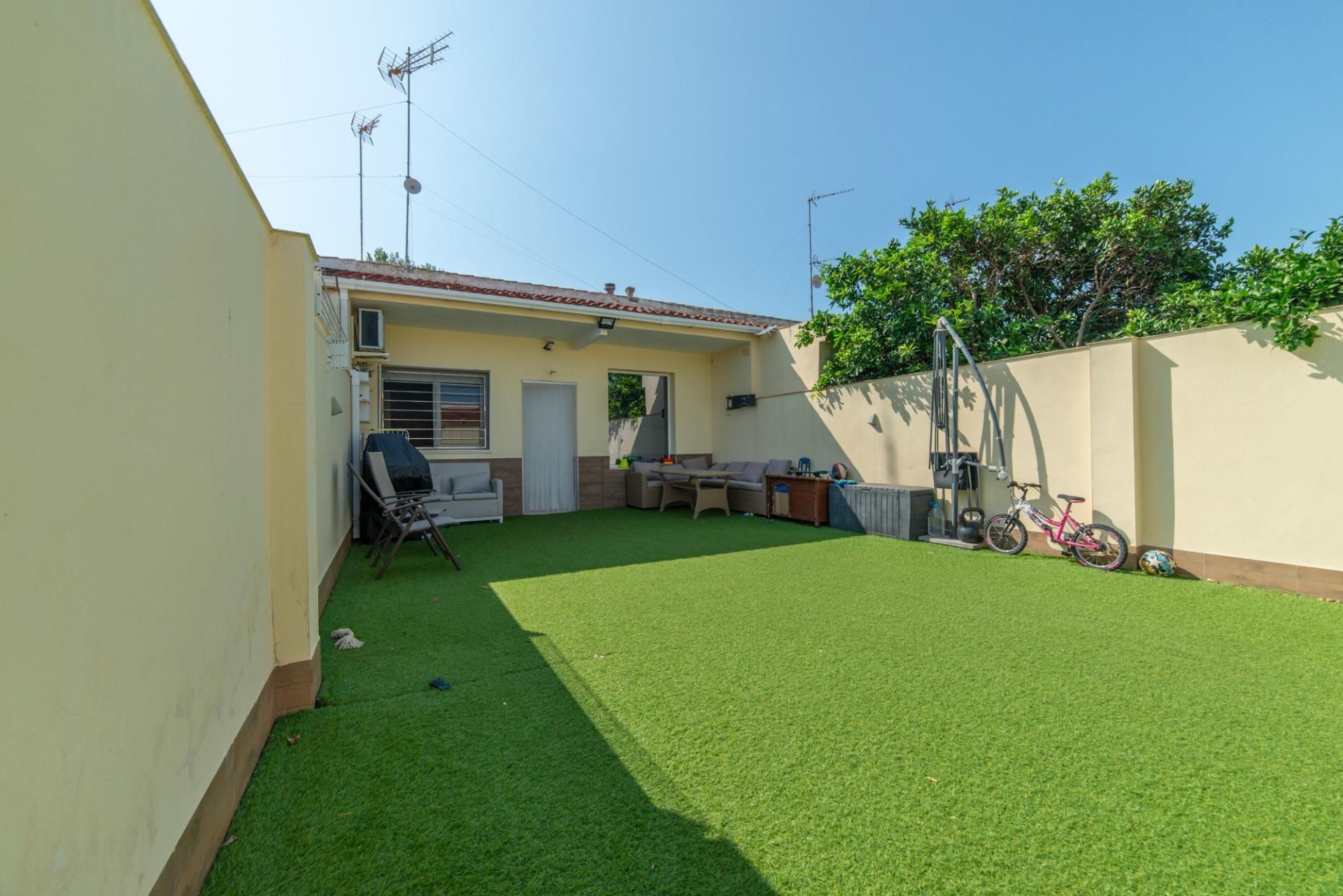 Terrace of House or chalet for sale in San Javier  with Air Conditioner and Private garden