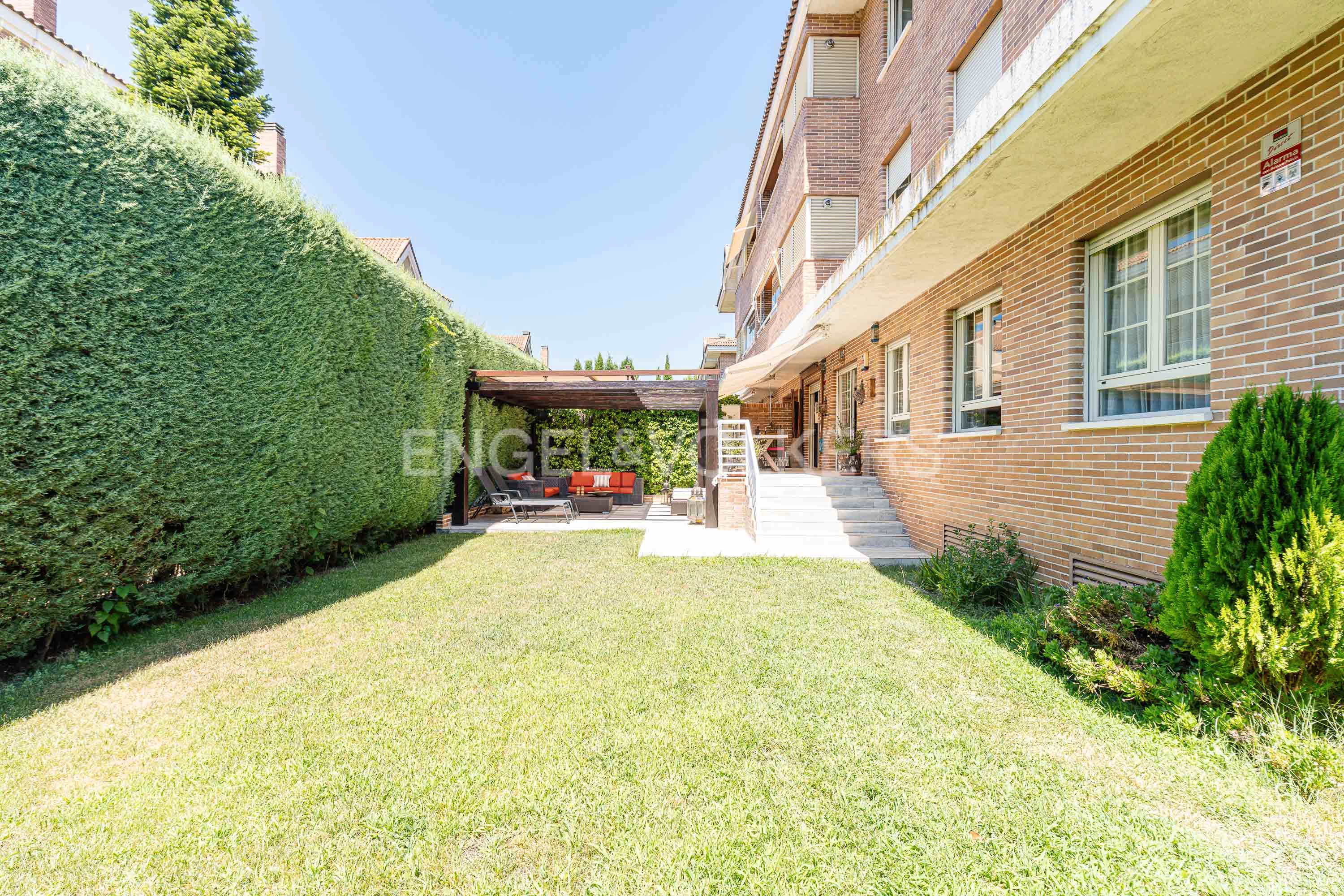 Jardí de Apartament en venda en  Madrid Capital amb Aire condicionat, Calefacció i Jardí privat