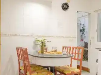 Cuina de Pis per a compartir en Pontevedra Capital  amb Parquet, Moblat i Balcó