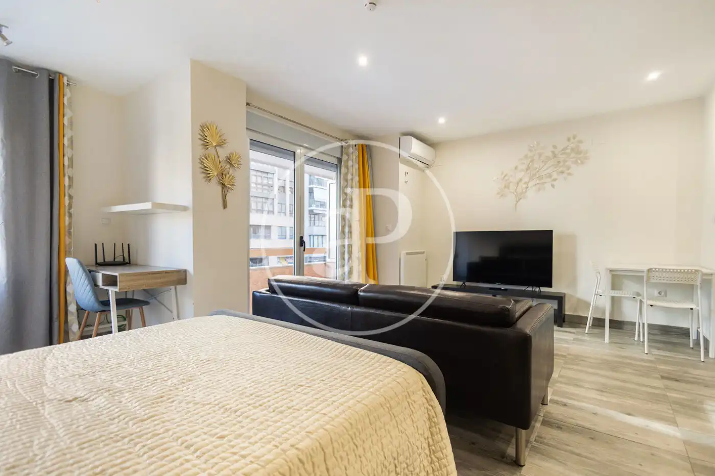 Sala d'estar de Loft de lloguer en Valencia amb Aire condicionat, Calefacció i Moblat