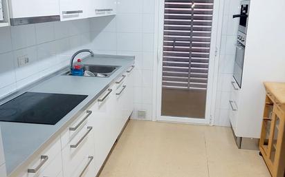 Kitchen of Flat for sale in Reus  with Heating, Oven and Washing machine