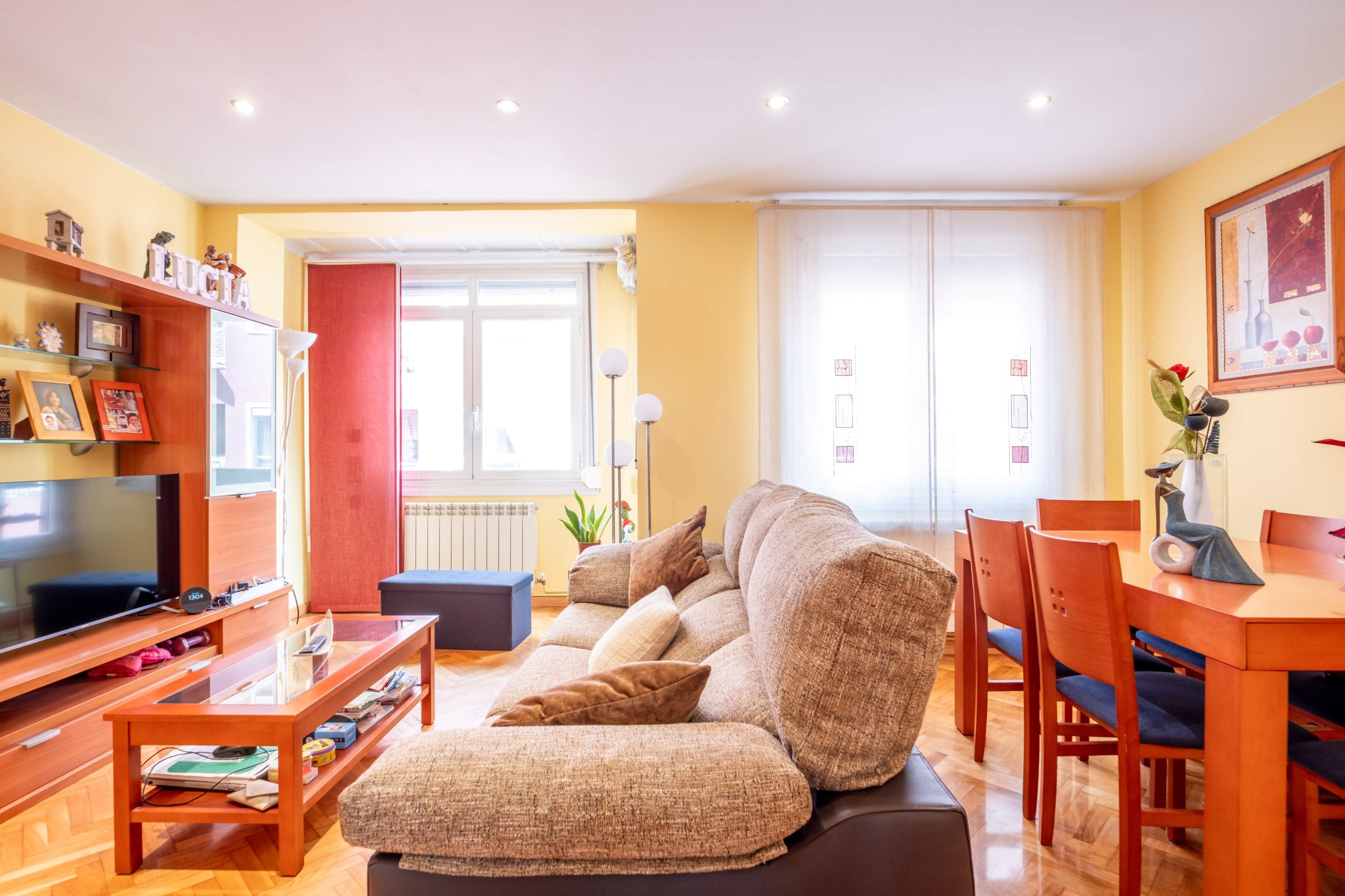 Living room of Flat for sale in  Zaragoza Capital  with Heating and Balcony