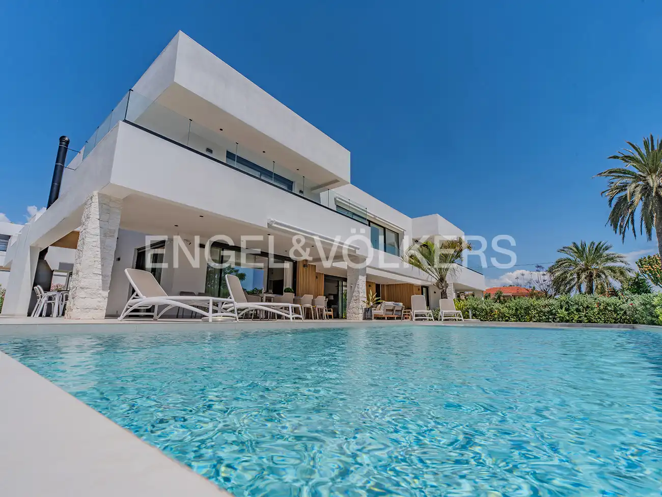 Vista exterior de Casa o xalet en venda en Alicante / Alacant amb Aire condicionat, Calefacció i Jardí privat