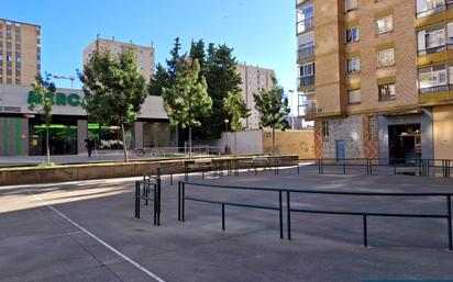 Außenansicht von Wohnung zum verkauf in  Huesca Capital mit Terrasse