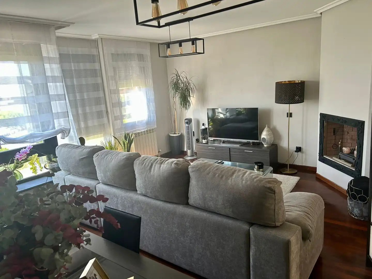 Sala d'estar de Casa o xalet en venda en Santander amb Calefacció, Jardí privat i Parquet