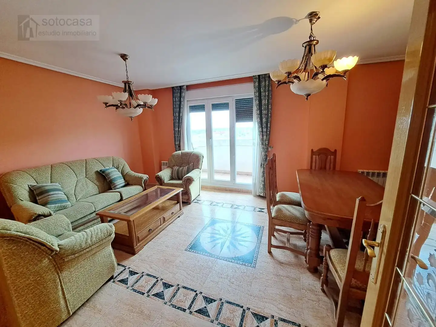 Sala d'estar de Àtic en venda en Valladolid amb Calefacció, Terrassa i Traster