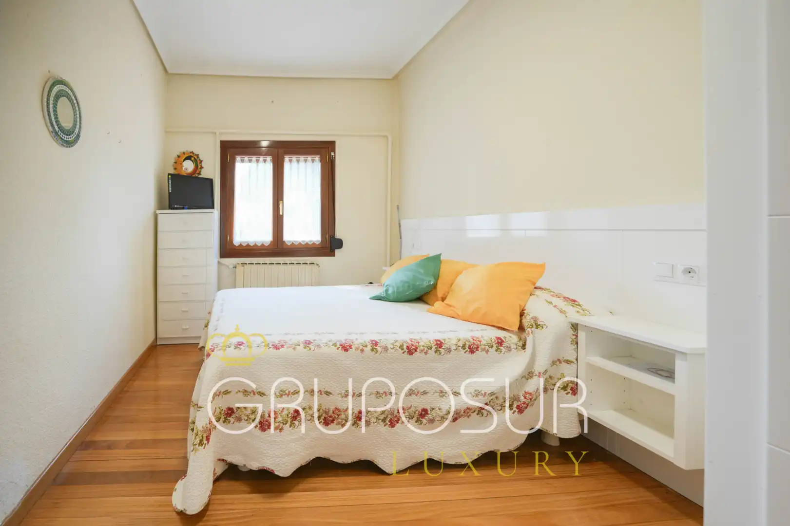 Dormitori de Casa adosada en venda en Valladolid amb Calefacció, Jardí privat i Parquet