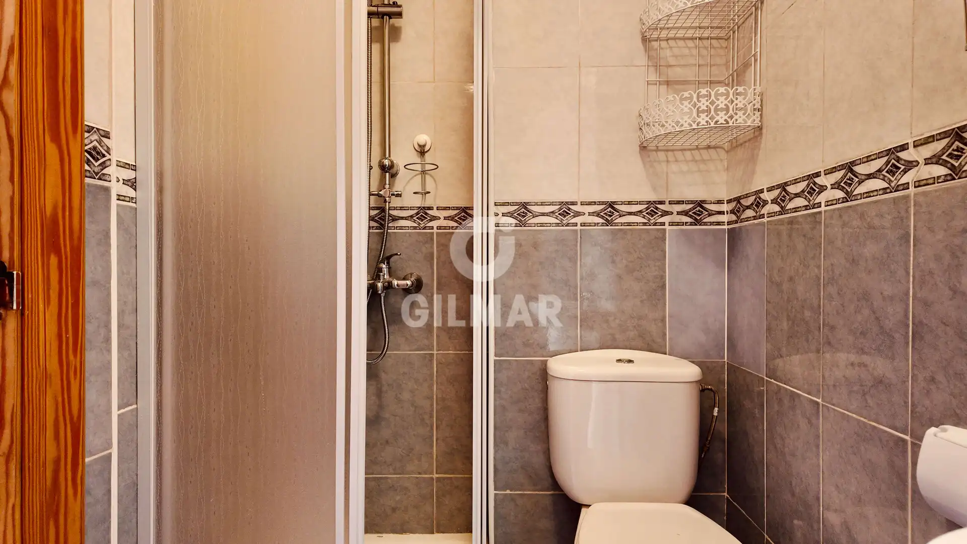 Baño de Piso en venta en Fuengirola con Calefacción y Balcón