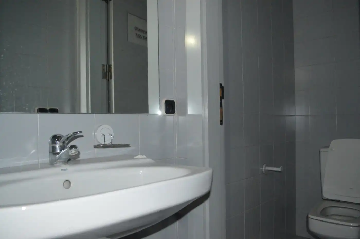 Badezimmer von Geschaftsraum zur Miete in Albolote mit Klimaanlage
