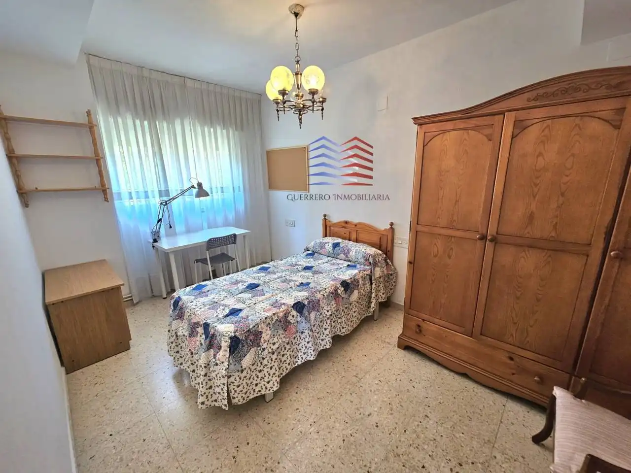 Habitación de Piso de alquiler en Ourense Capital  con Calefacción y Amueblado