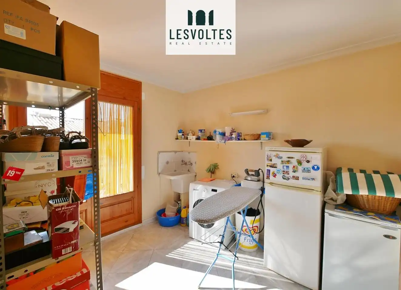 Casa amb terrassa en venda a calle de l'Escut Emporità, imagen 10