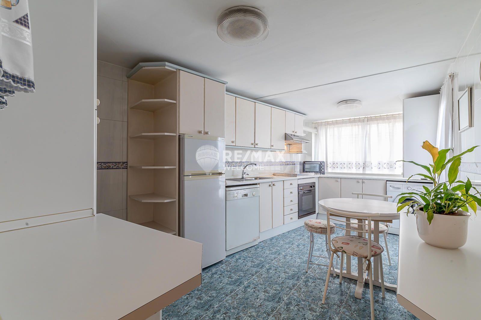 Kitchen of Flat for sale in  Madrid Capital  with Air Conditioner