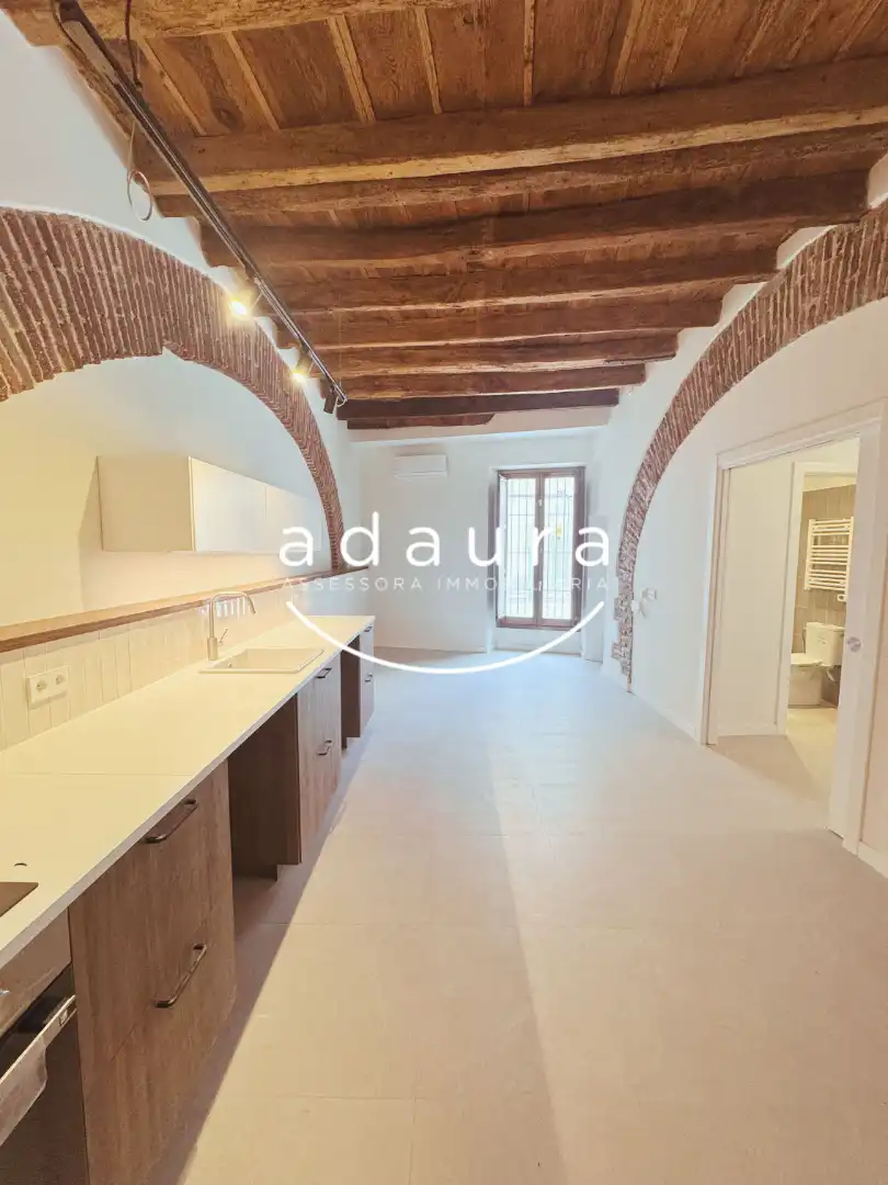 Exterior view of Ground floor for rent in Mataró  with Air Conditioner, Heating and Oven