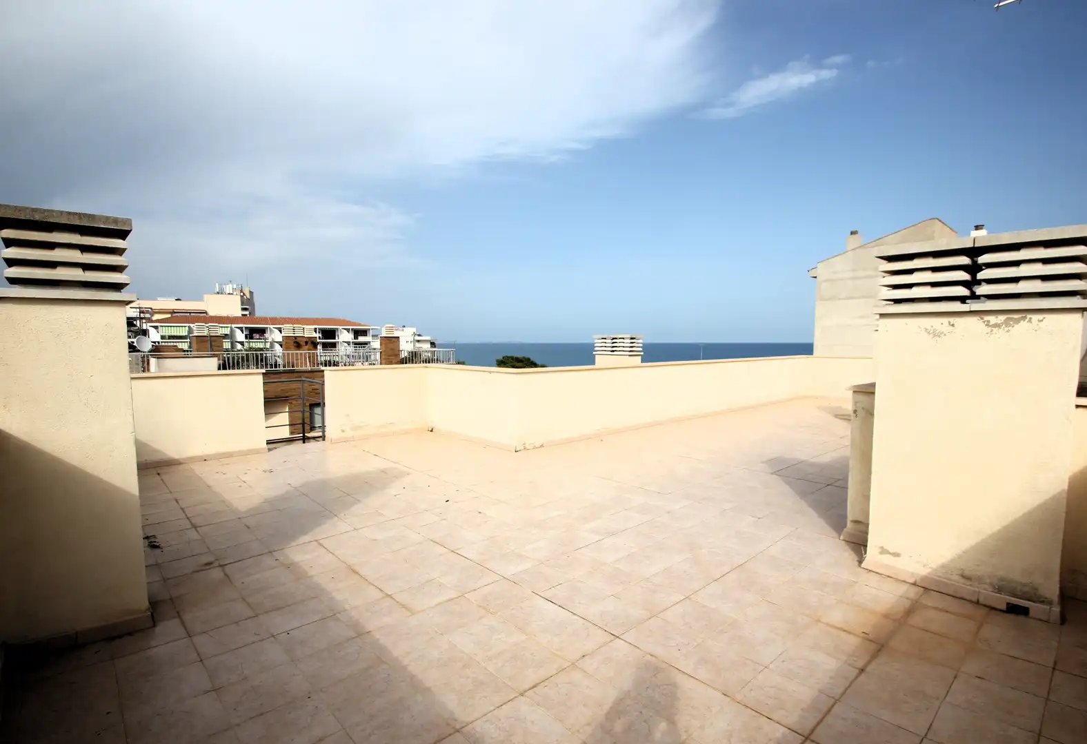 Terrasse von Dachboden zum Verkauf in Mont-roig del Camp mit Klimaanlage, Terrasse und Gemeinschaftspool