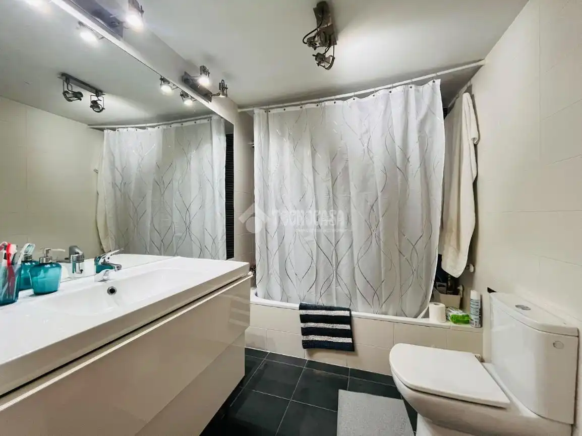 Badezimmer von Wohnung zum Verkauf in Madrid