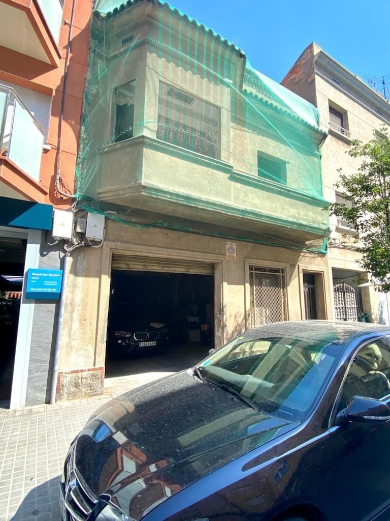 Exterior view of Residential for sale in Santa Coloma de Gramenet