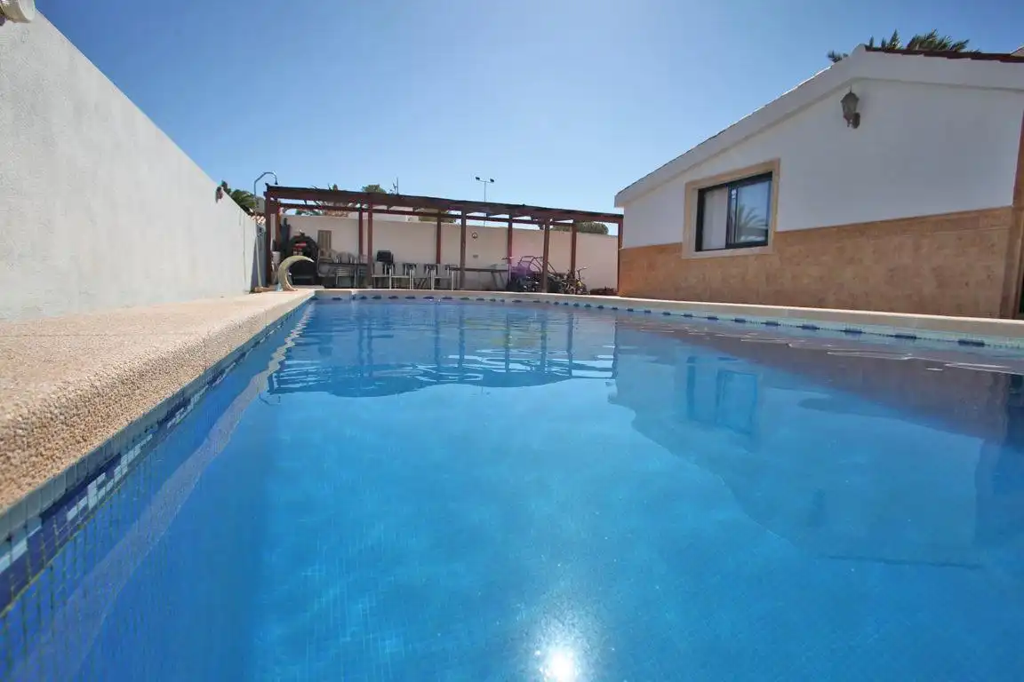 Xalet amb piscina en venda a Calle MARTIN PESCADOR, imagen 4