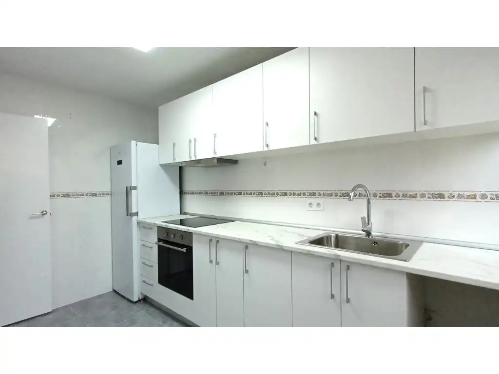 Flat for sale in Calle Vint-I-U, imagen 5