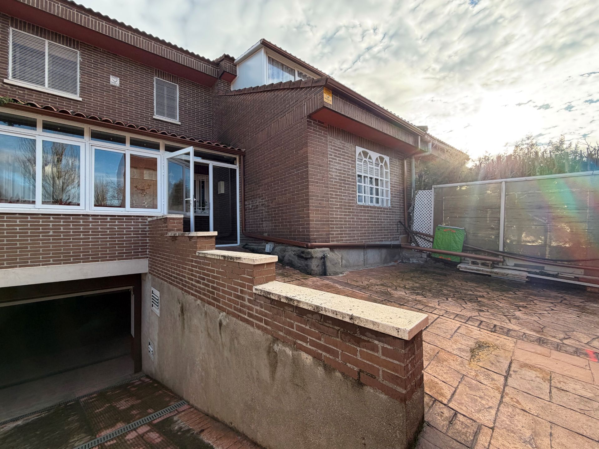 Vista exterior de Casa adosada en venta en Alcalá de Henares con Calefacción, Jardín privado y Terraza