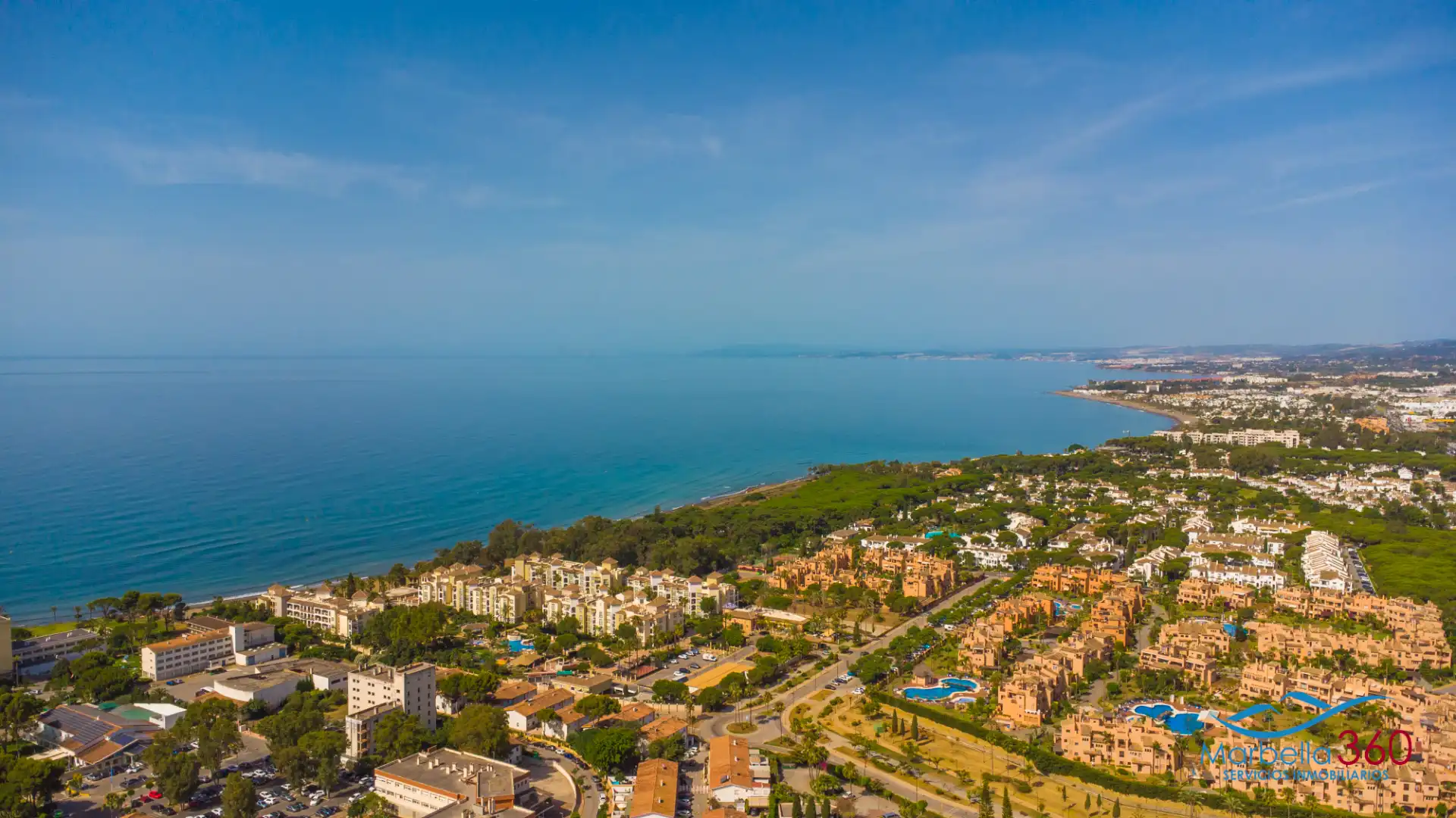 Vista exterior de Casa o chalet en venta en Estepona con Aire acondicionado, Calefacción y Jardín privado