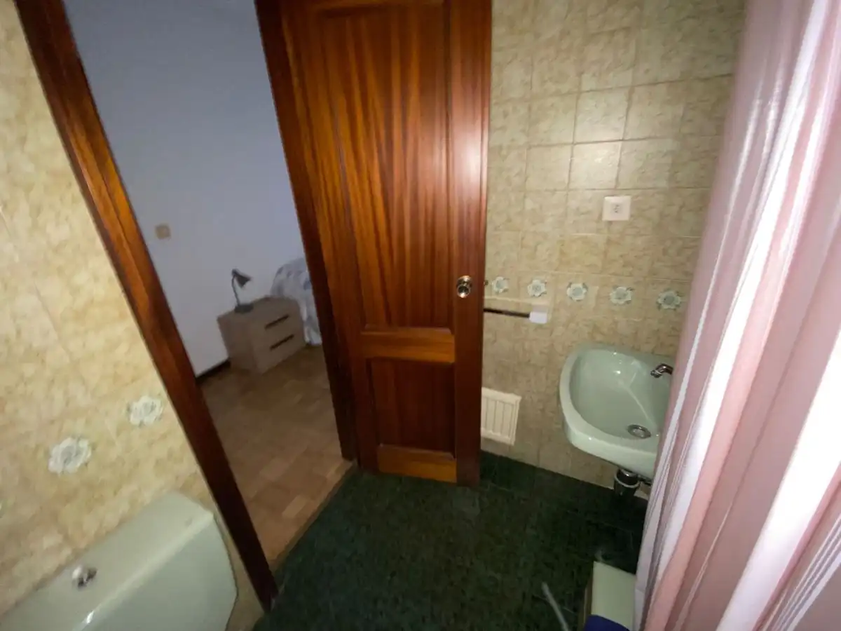 Badezimmer von Wohnung zur Miete in Palencia mit Klimaanlage, Heizung und Möbliert